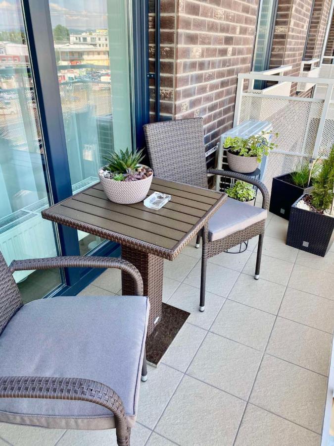 Die Oase - Luxurious Apartment Near The City Center With Free Parking براتسيلافا المظهر الخارجي الصورة